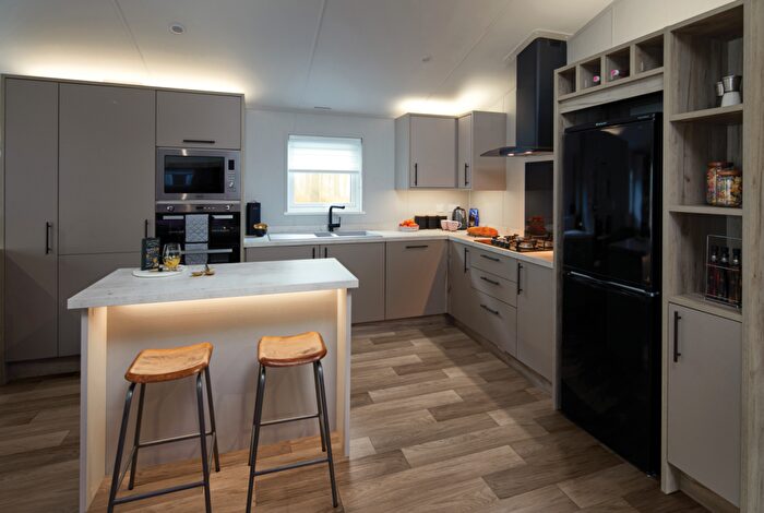 3 Bedroom Caravan For Sale In Ilfracombe, Devon, EX34