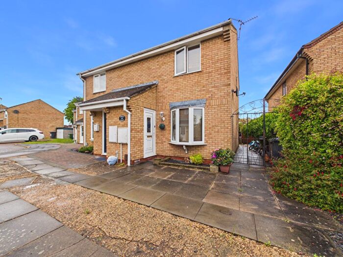 3 Bedroom Semi-Detached House For Sale In Uldale Way, Peterborough, PE4