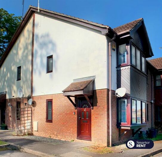 2 Bedroom Property To Rent In Orchard Close, Wokingham, RG40