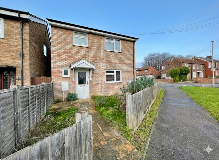 3 Bedroom Detached House For Sale In High Street, Luton, Bedfordshire, LU4