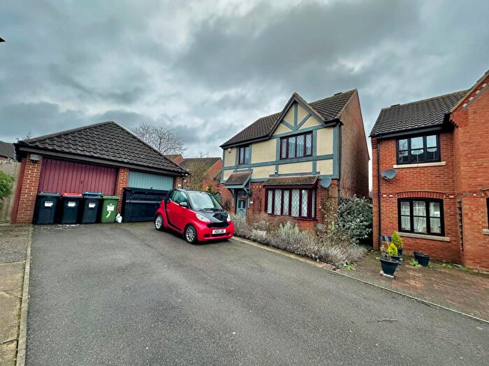 3 Bedroom Detached House For Sale In Nuneham Grove, Westcroft, Milton Keynes, MK4