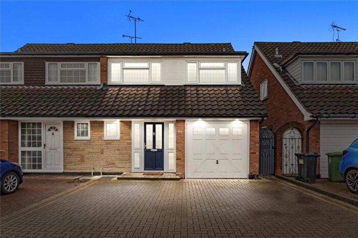 4 Bedroom Semi-Detached House For Sale In Ozonia Way, Wickford, Essex, SS12