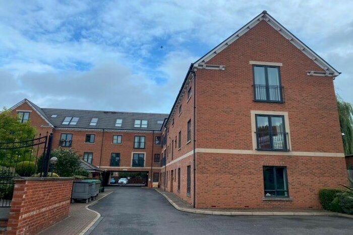 2 Bedroom Flat To Rent In Melton Court Apartments, Derby, DE22