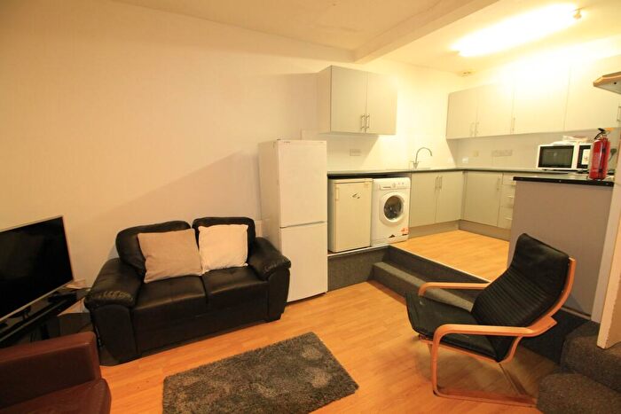 6 Bedroom Terraced House To Rent In Mansfield Road, Nottingham, NG1