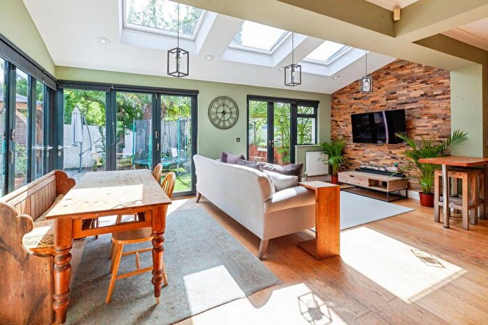 3 Bedroom Detached House For Sale In Bourne Avenue, Windsor, SL4