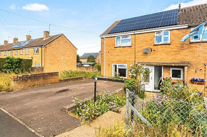 4 Bedroom End Of Terrace House For Sale In Walterbush Road, Chipping Norton, OX7