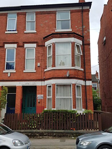 6 Bedroom Terraced House To Rent In Burford Road // Bed Student House, NG7