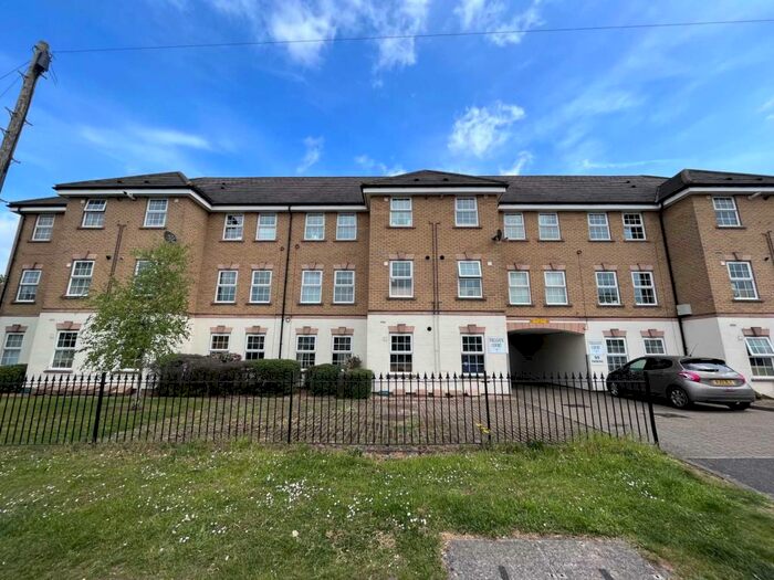 2 Bedroom Apartment To Rent In Tolgate Court, London Road, LU6