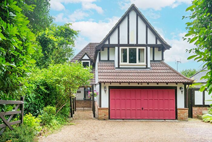 3 Bedroom Detached House For Sale In Rowley Lane, Wexham, SL3