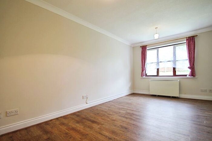 1 Bedroom Maisonette To Rent In Greenacre Close, Northolt, UB5