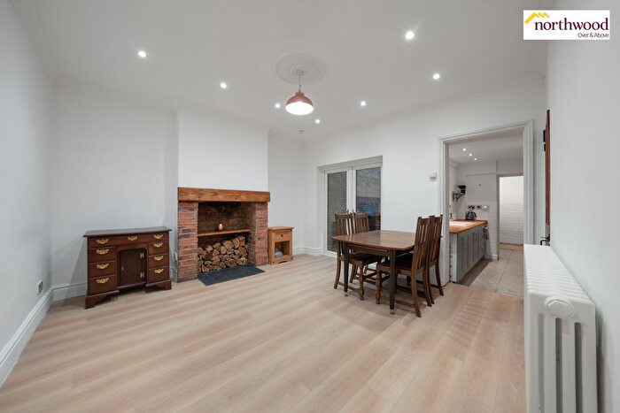 2 Bedroom Terraced House For Sale In Loates Lane, Watford, WD17