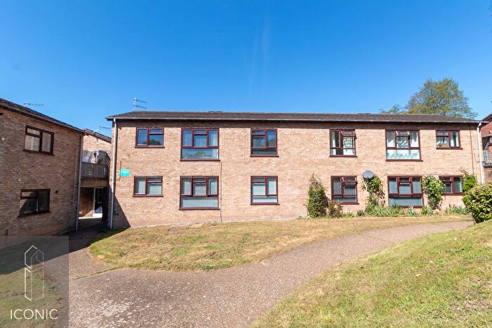 2 Bedroom Flat For Sale In Cannell Green, Norwich, NR3