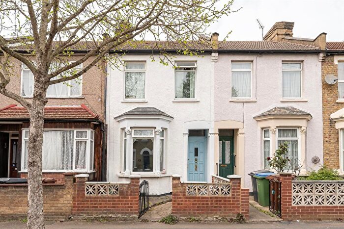 2 Bedroom Property For Sale In Thorpe Road, Forest Gate, E7