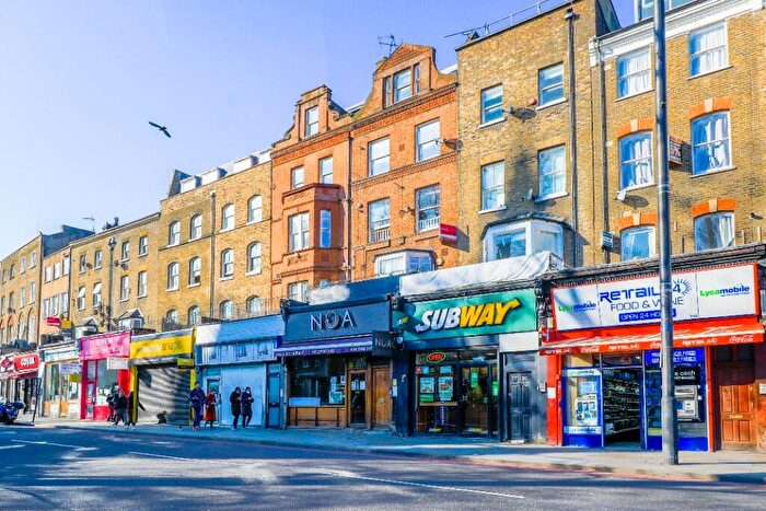2 Bedroom Apartment To Rent In Upper Street, London, N1