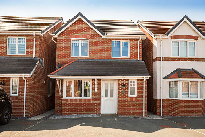 3 Bedroom Detached House For Sale In Mayfield Park, Chester, CH4
