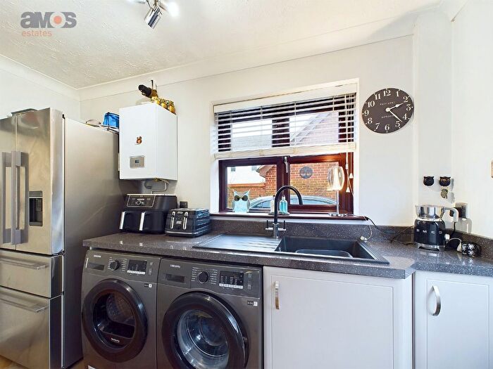 4 Bedroom Detached House For Sale In Green Lane, Eastwood, Leigh-On-Sea Essex, SS9