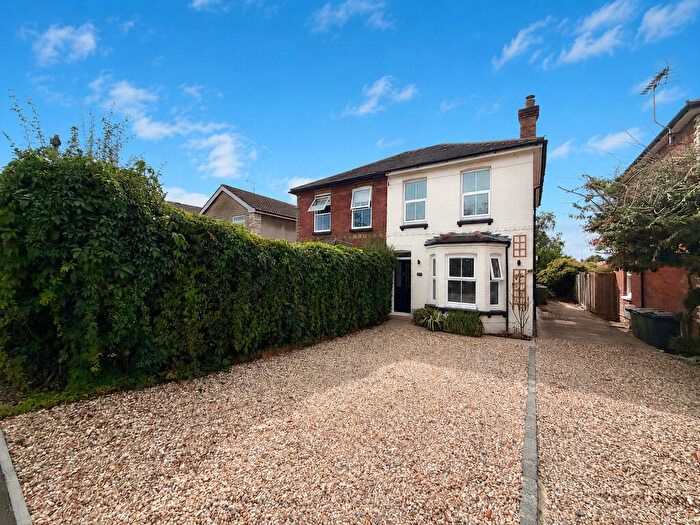 3 Bedroom Barn Conversion To Rent In Vale Road, Ash Vale, GU12