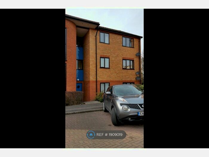 2 Bedroom Flat To Rent In Marigold Place, Harlow, CM17
