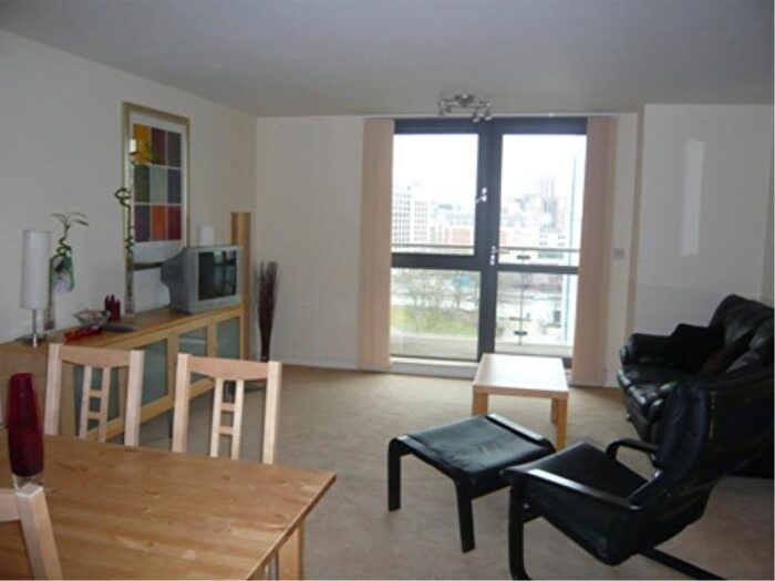 2 Bedroom Apartment To Rent In Centenary Plaza, Holliday Street, Birmingham, B1