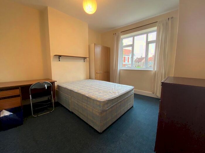 4 Bedroom Terraced House To Rent In Downend Road, Fishponds, Bristol, BS16