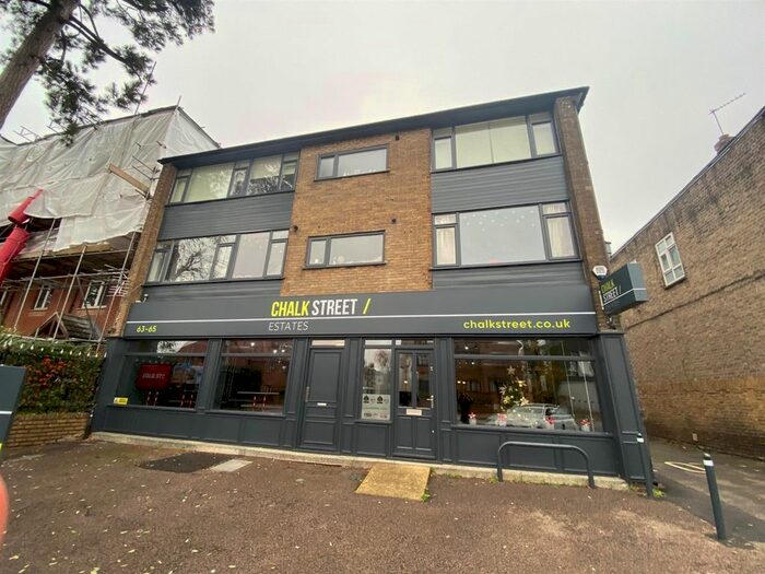 2 Bedroom Flat To Rent In Station Lane, Hornchurch, RM12