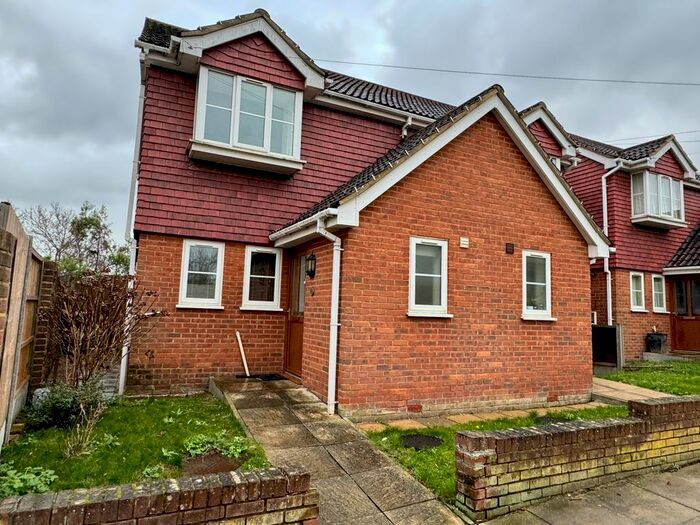 2 Bedroom Semi-Detached House To Rent In Wyles Street, Gillingham, ME7
