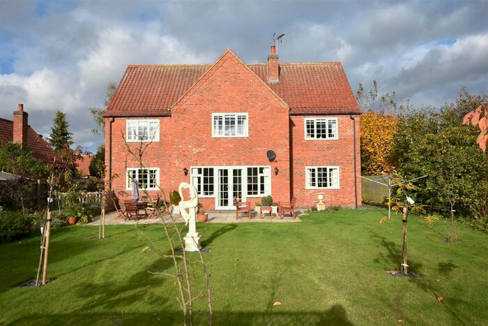 4 Bedroom Detached House For Sale In High Street, Collingham, Newark, NG23