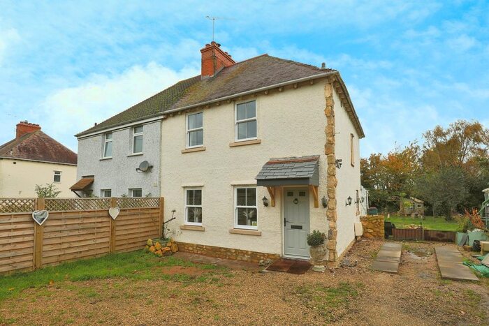 3 Bedroom Semi-Detached House For Sale In Badsey Road, Willersey, Broadway, Gloucestershire, WR12