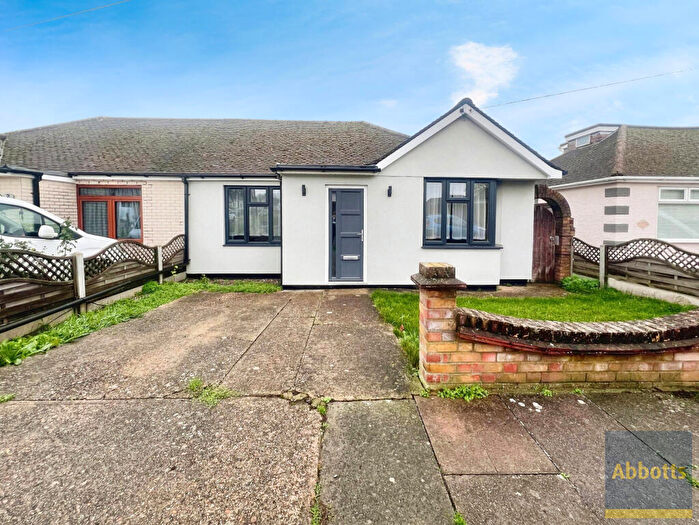 2 Bedroom Bungalow To Rent In Avondale Road, Basildon, SS16