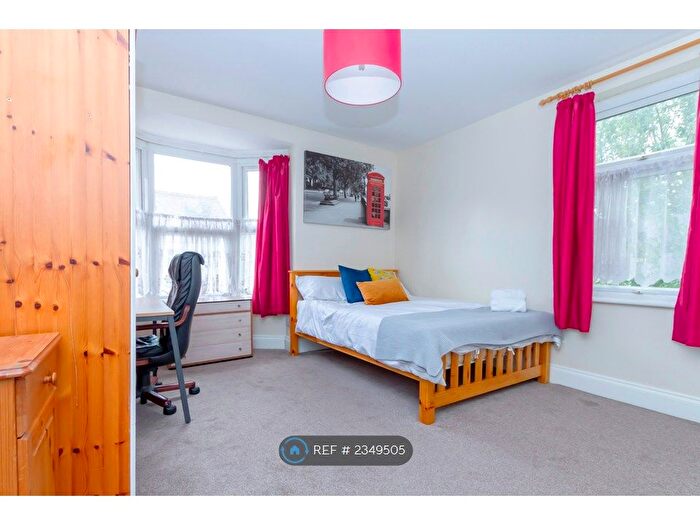 5 Bedroom Semi-Detached House To Rent In Paton Street, Leicester, LE3