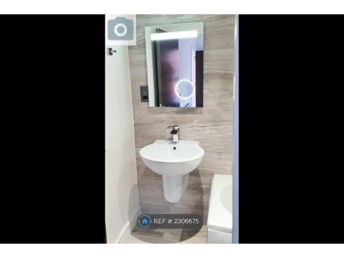 1 Bedroom Flat To Rent In Churchill House, Slough, SL2