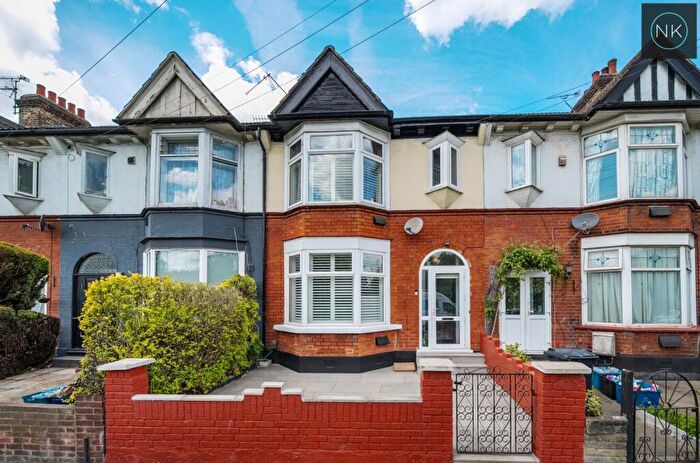3 Bedroom Terraced House For Sale In Chigwell Road, South Woodford, London, E18