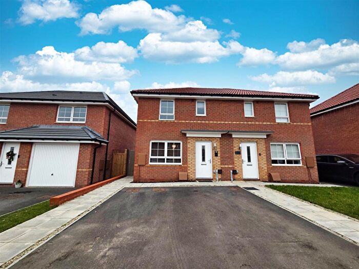 3 Bedroom Semi-Detached House For Sale In Asgard Avenue, Warsop, Mansfield, NG20