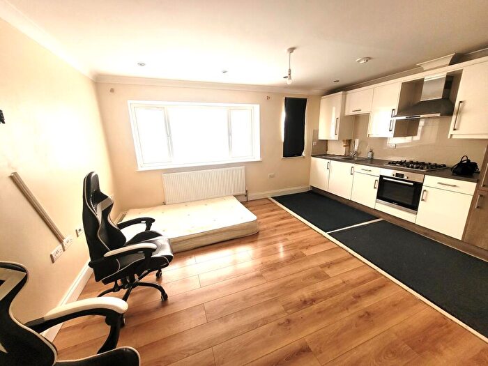 1 Bedroom Apartment To Rent In High Street, Slough, SL1