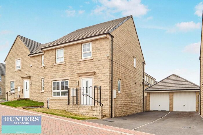 4 Bedroom Detached House For Sale In Fetlock Drive, Bradford, West Yorkshire, BD2