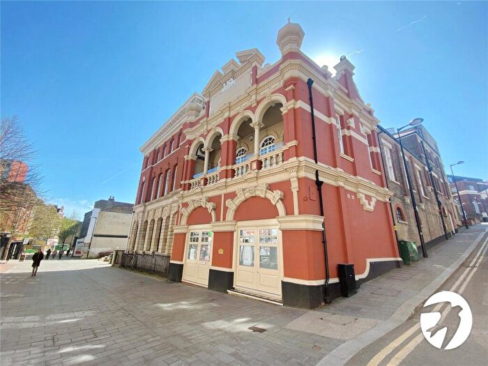 1 Bedroom Duplex To Rent In High Street, Chatham, Kent, ME4