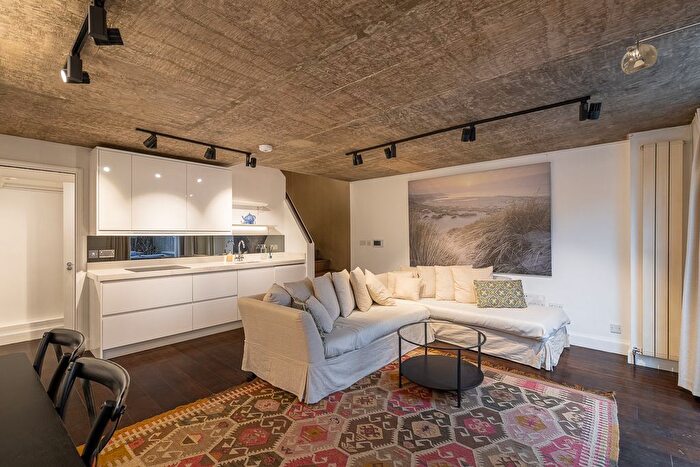 2 Bedroom Flat To Rent In Dartmouth Close, Notting Hill, W11