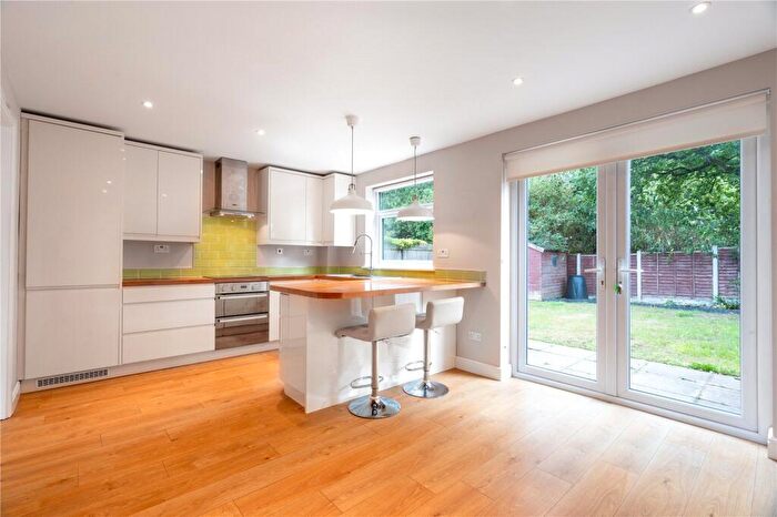 3 Bedroom Link Detached House To Rent In Pipers Green, Hall Green, Birmingham, West Midlands, B28