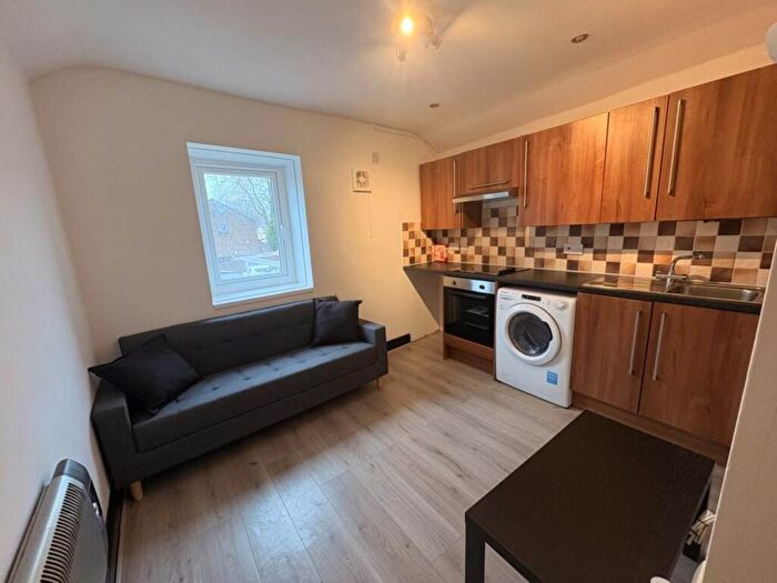 1 Bedroom Flat To Rent In Woodville Road, Cardiff, CF24