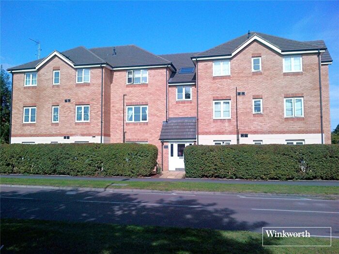 2 Bedroom Flat To Rent In Keble Court, Gateshead Road, Borehamwood, Hertfordshire, WD6