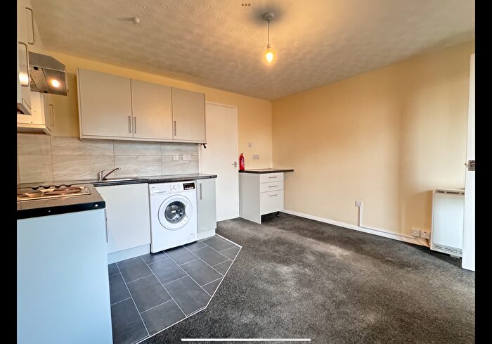 2 Bedroom Flat For Sale In Goresbrook Road, Dagenham, RM9