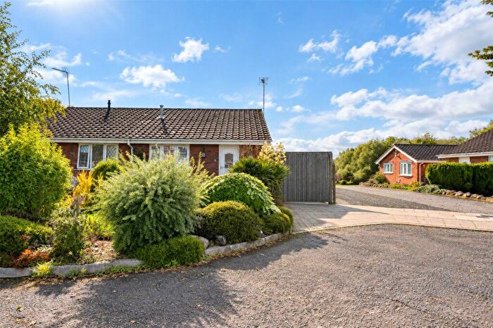 2 Bedroom Bungalow For Sale In Littlemore Close, Saughall Massie, Wirral, CH49