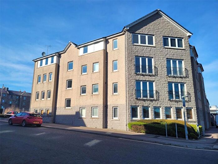 2 Bedroom Flat To Rent In Pittodrie Place, Aberdeen, AB24