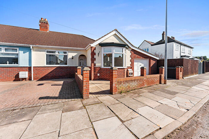4 Bedroom Semi-Detached Bungalow For Sale In Lindsey Road, Cleethorpes, DN35