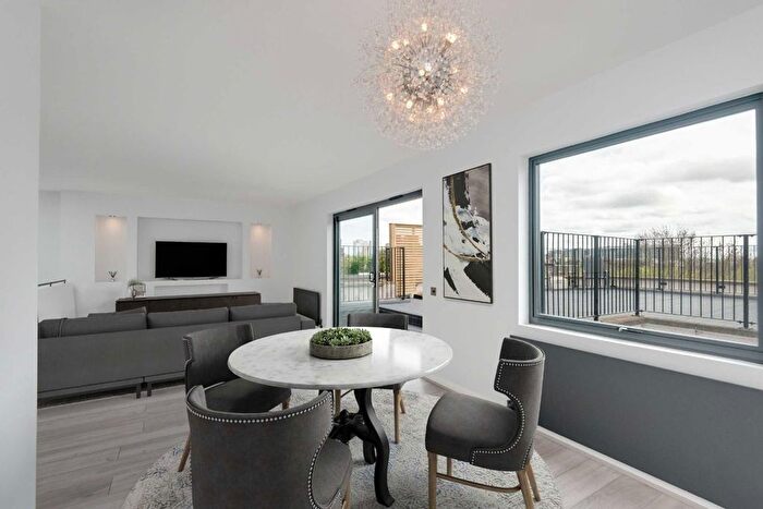 4 Bedroom Flat To Rent In Lauderdale Road, London, W9