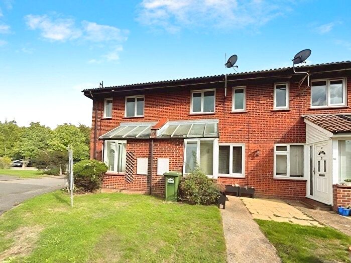 1 Bedroom End Of Terrace House To Rent In Kelly Close, Shepperton, Surrey, TW17
