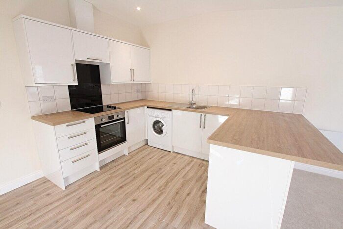 2 Bedroom Apartment To Rent In Castle Street, Banbury, Oxon, OX16