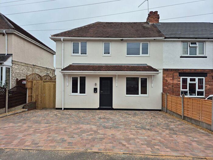 4 Bedroom Semi-Detached House To Rent In Church Road, Wordsley Stourbridge, DY8
