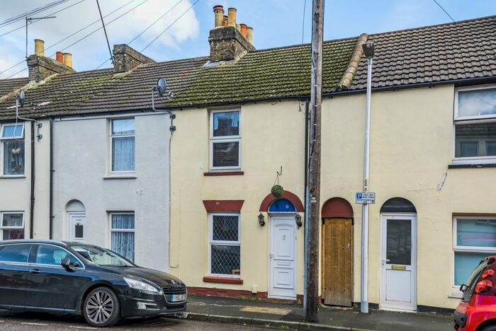 2 Bedroom Terraced House To Rent In Fox Street Gillingham, ME7