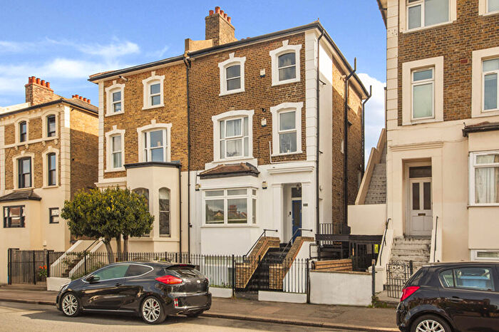 1 Bedroom Flat For Sale In Lordship Lane, East Dulwich, SE22